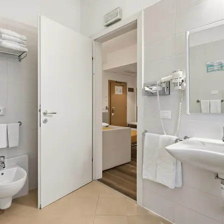 Regina Hotel 3*
