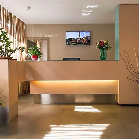 Regina Hotel 3*