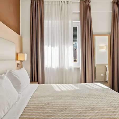 Hotel Regina 3*