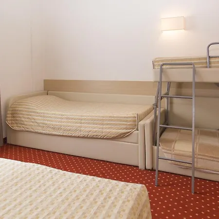 Ξενοδοχείο Regina 3*